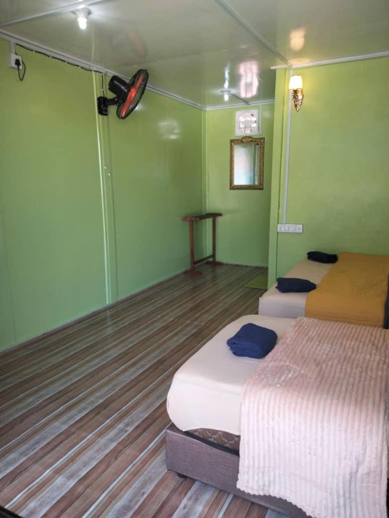 Oceanboys Inn Kampong Pasir Panjang  Экстерьер фото